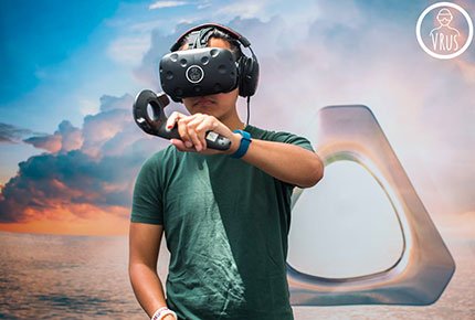 Прокат VR шлема HTC Vive и мощного компьютера с выездом на дом со скидкой 51%