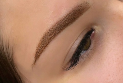 Перманентный макияж бровей и губ со скидкой 50% от студии эстетической косметологии «Территория WoMen»