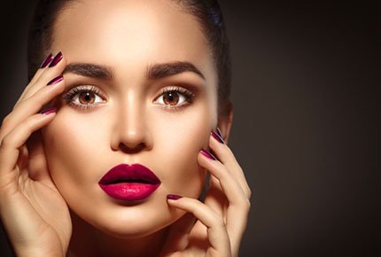 Сахарная депиляция и маникюр со скидкой 50% в салоне красоты «Мулен руж» на Учебной