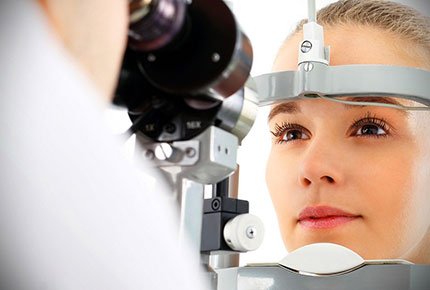 Диагностический осмотр у врача-офтальмолога со скидкой 50% в центре микрохирургии глаза «Томоко»