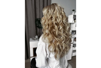 Вечерние причёски и укладки любой сложности со скидкой 50%в салоне Стригунов