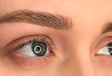 Татуаж губ и микроблейдинг бровей со скидкой 50% в студии Browzone