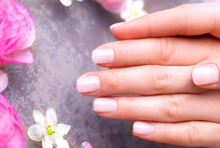 Маникюр и педикюр с гель лаком со скидкой 50% в салоне на Кирова
