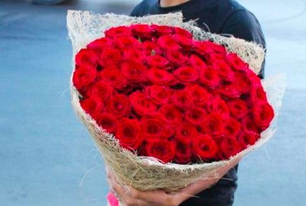 Розы и шляпные коробки из роз со скидкой 50% в мастерской цветов «Клевер» на Гагарина