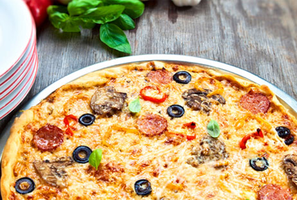 Две пиццы и два кофе со скидкой 50% в Maya pizza на Ленина