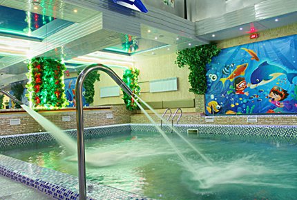 Два часа бассейна и SPA-программы со скидкой 50% в семейном банном комплексе Нептун на Фрунзе