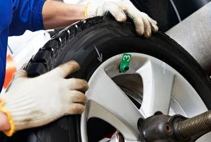 Комплекс шиномонтажных услуг в автосервисе на Беринга со скидкой 50%
