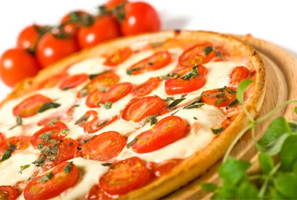 Успейте насладиться линией больших новых пицц от Ням-Ням со скидкой 50%