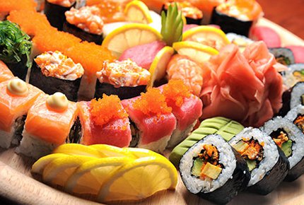Фирменные наборы суши и роллов со скидкой 50% от ресторана доставки "Йоши Суши"