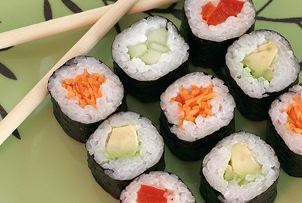 Скидка 50% на наборы роллов и суши от суши-бара "Суши Фуджи"