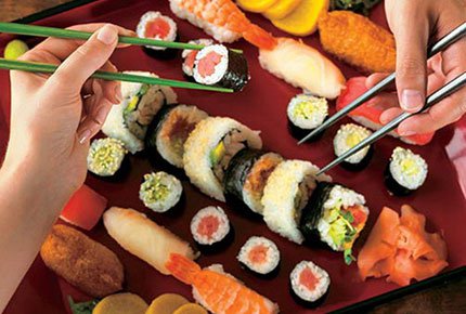 Sushi-shop Япония скидка 50% на все роллы.