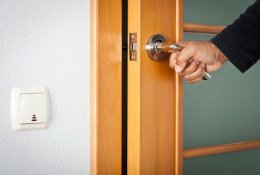 Установка любых дверей со скидкой 50% от компании «Калейдоскоп дверей»